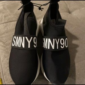 Steve Madden Smny 90 Girls Shoes Cryson- Brand New - Sz 1